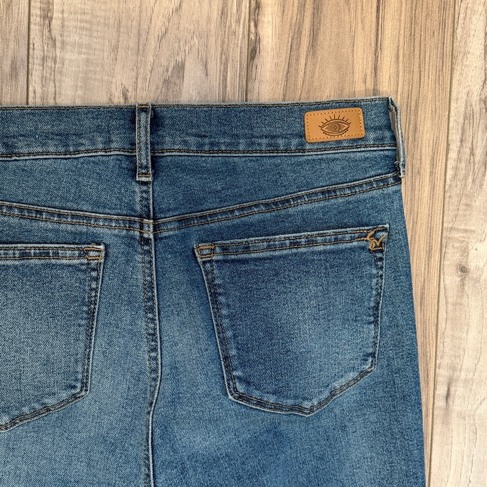 sofia by sofia vergara Medium Blue Melísa Flare Jeans - Picture 4 of 4